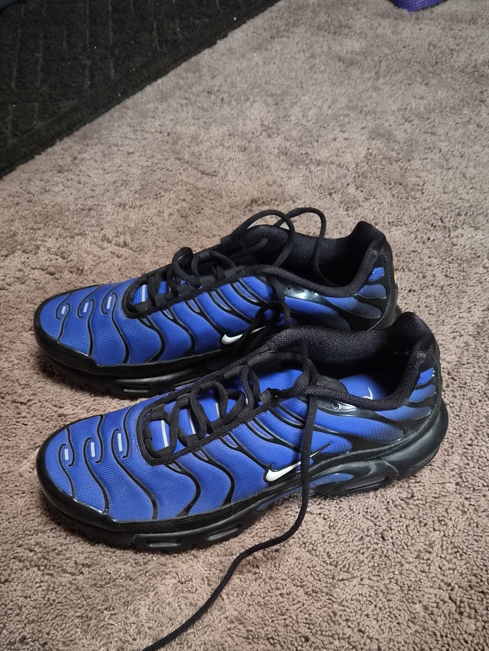 Nike Men’s Blue and Black Running Sneakers